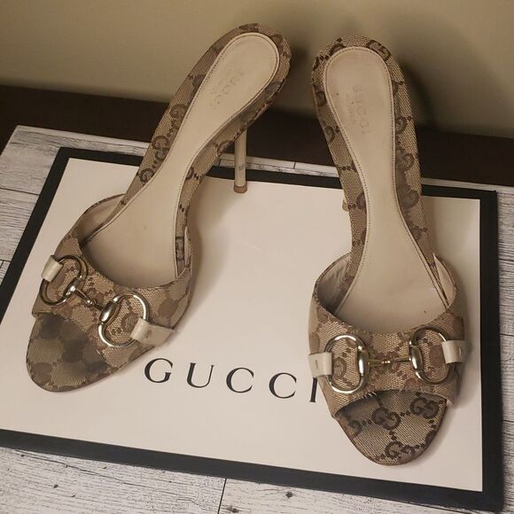 Vintage GUCCI GG Horsebit Heels and Wristlet Bundle - Picture 3 of 9